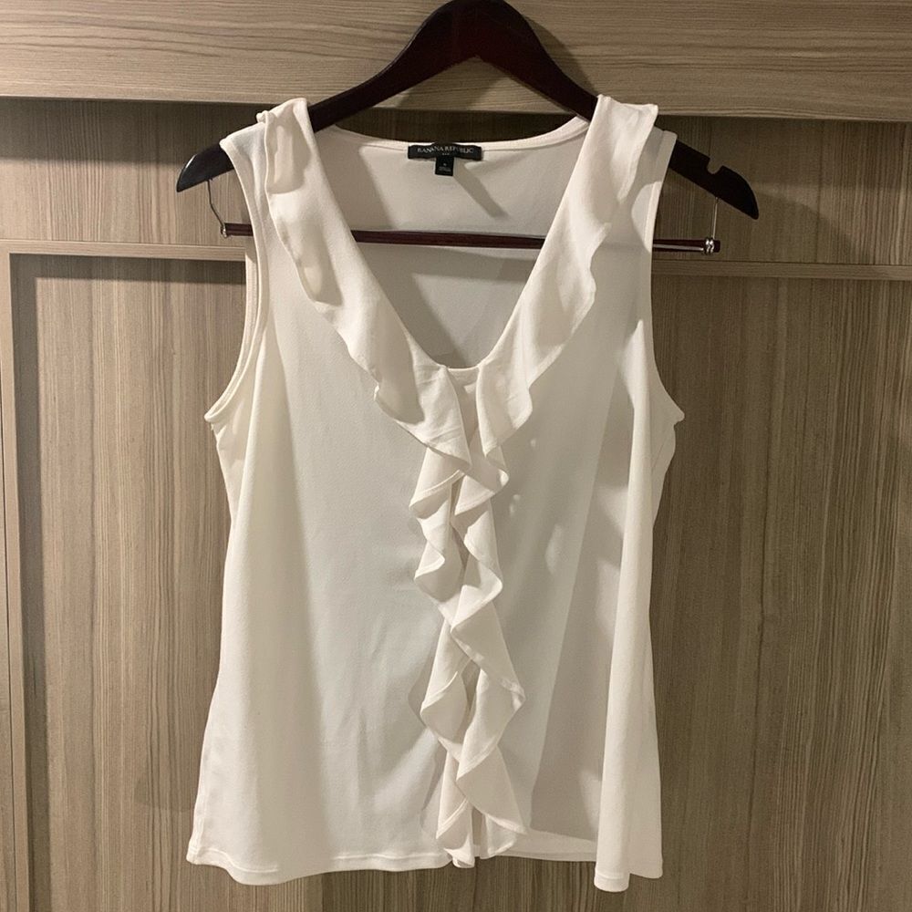 BANANA REPUBLIC, sleeveless, blouse, small, like new.